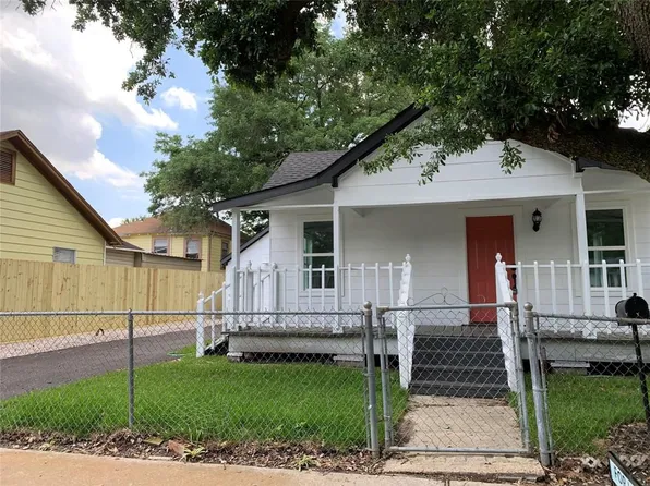 109 E Humble St, Baytown, TX 77520