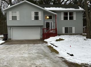 1311 W River Rd, Muskegon, MI 49445