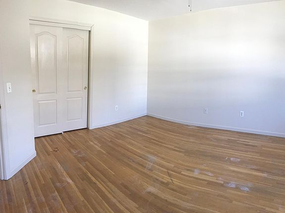 4th image of 7 Princeton Ave