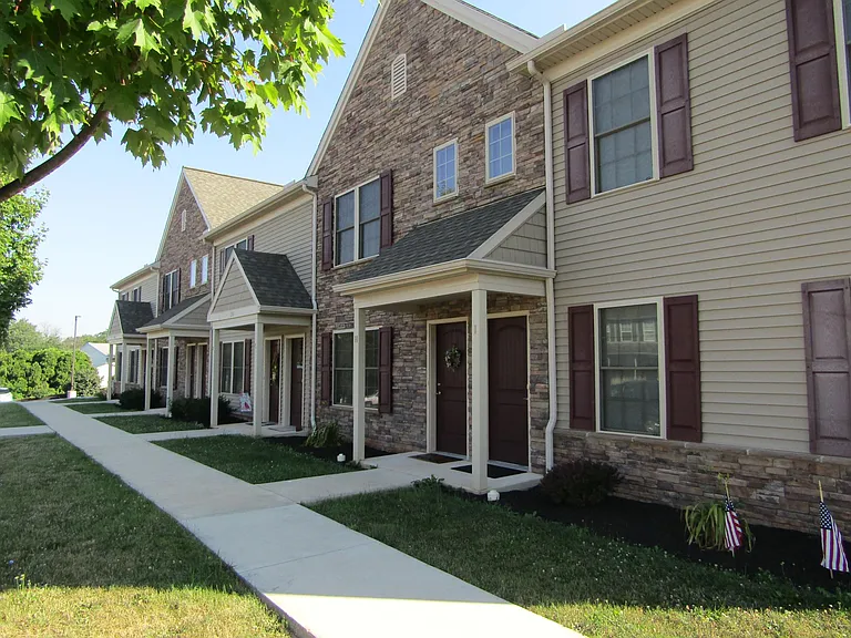 130 Tom Ave #D — Photo 1