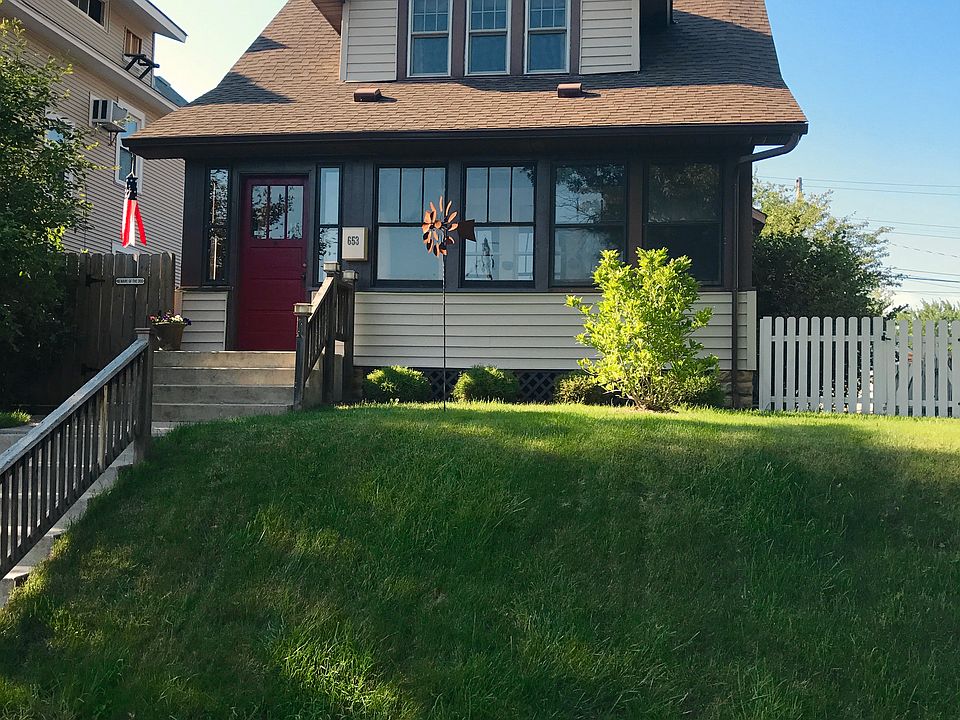 1st image of 653 Ivy Ave E