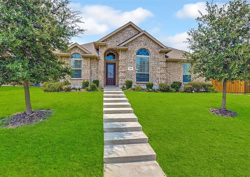 1st image of 125 Parkwood Dr