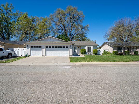 2nd image of 3592 Bearwood Pl