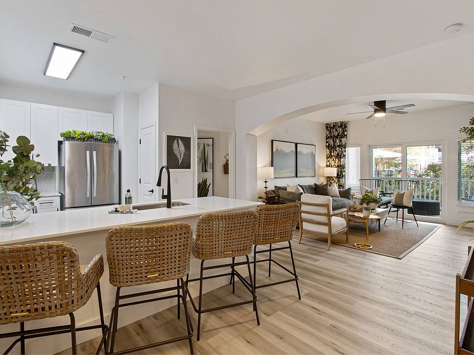 1000 West, Charleston, SC, Kitchen