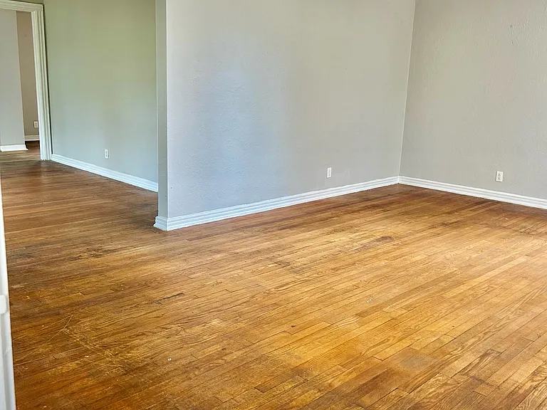 1215 Willow Branch Ave — Photo 9