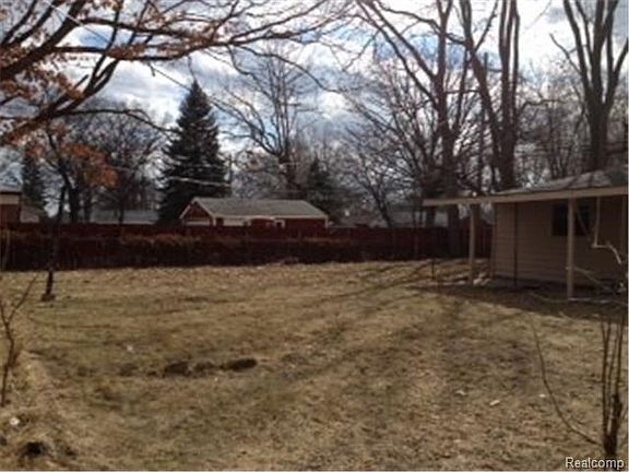 3rd image of 25539 Carlysle St