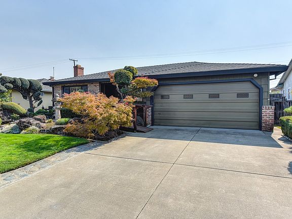 3rd image of 2609 Fernandez Dr