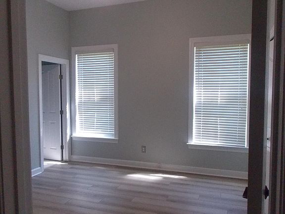 4th image of 1179 N Blackmoor Dr