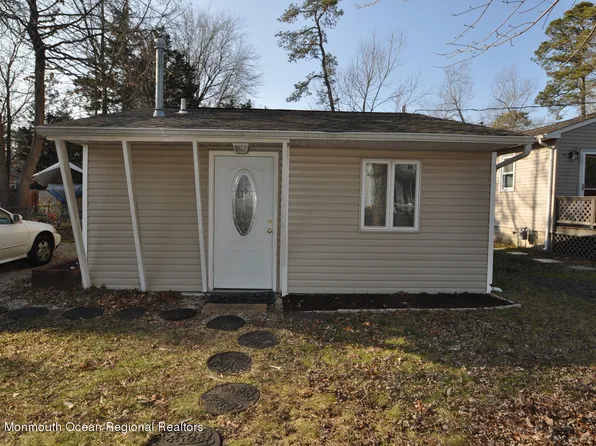 30 Poplar St, Waretown, NJ 08758
