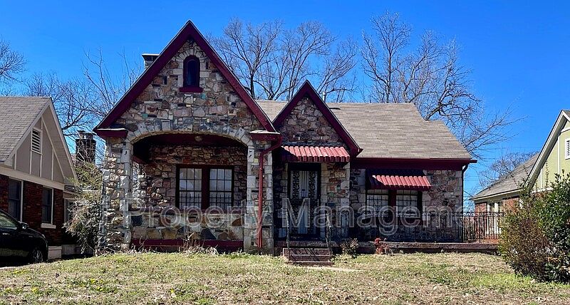 1st image of 779 Stonewall St