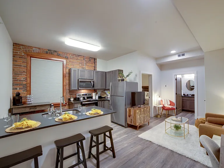 412 Central Ave — Photo 1
