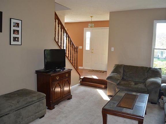 4th image of 106 Lee St