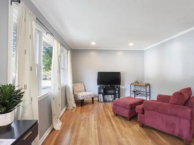 7933 Jefferson St — Photo 17