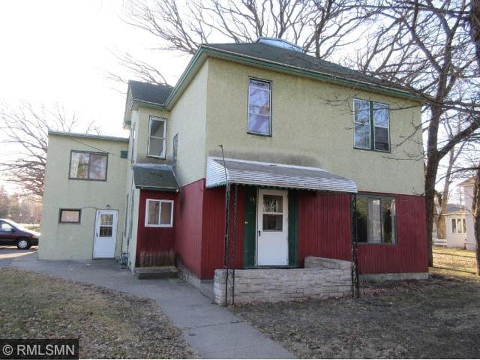 1st image of 601 1st St SE