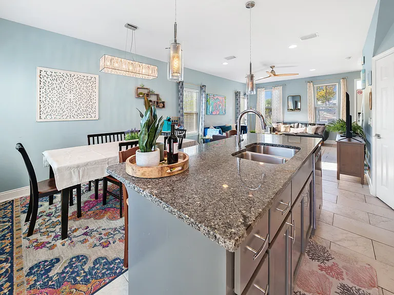 6104 Beach Dr — Photo 16
