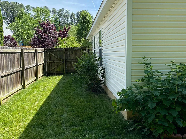 828 Homestead Park Dr — Photo 4