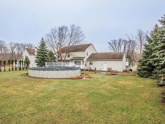 4th image of 24763 Rushmore Dr