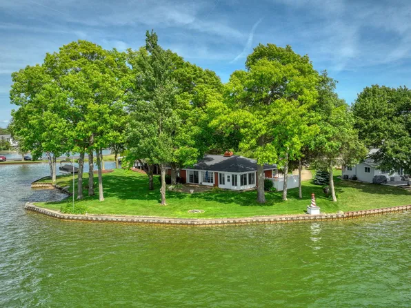 188 Hawthorne Dr, Brooklyn, MI 49230