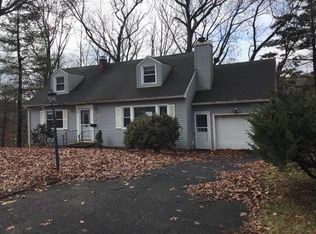 29 Pleasant St, Bethel, CT 06801