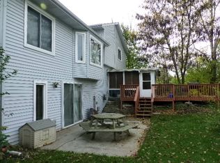 5332 Hawkeye Trl, Machesney Park, IL 61115