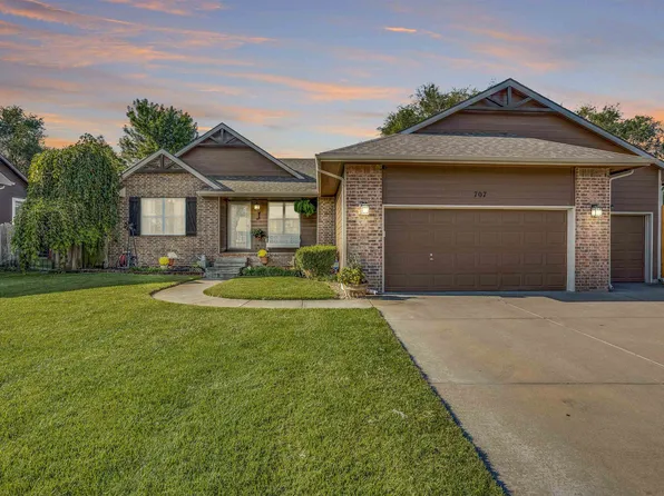 707 Greenfield St, Valley Center, KS 67147