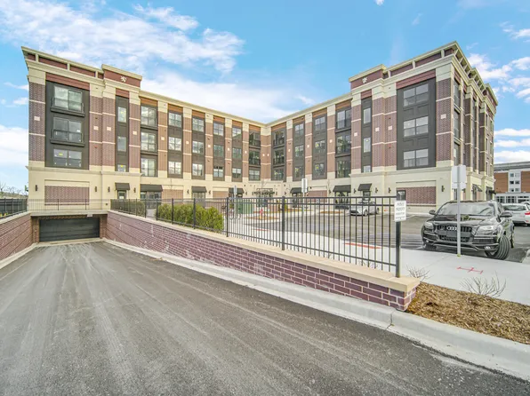 9610 N Centennial Dr #311, Munster, IN 46321