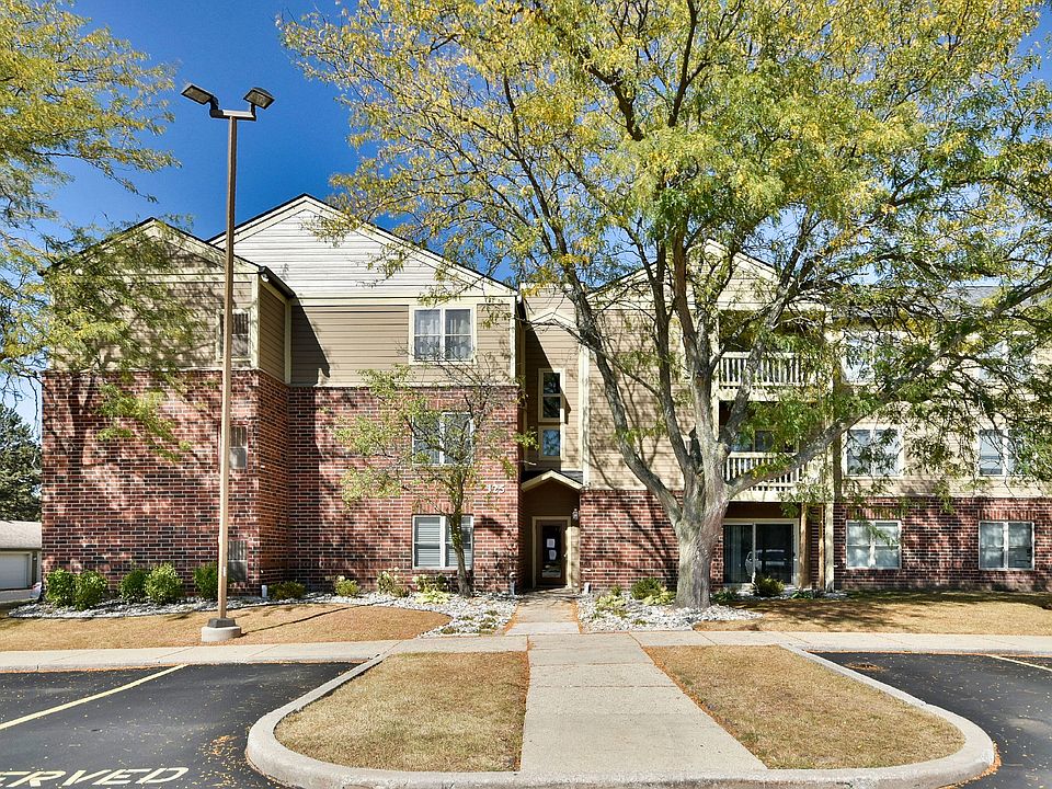 1st image of 125 Glengarry Dr