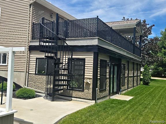 4th image of 10856 Skylane Ct