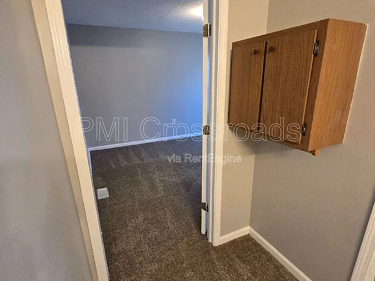 153 S Cypress Ave — Photo 44