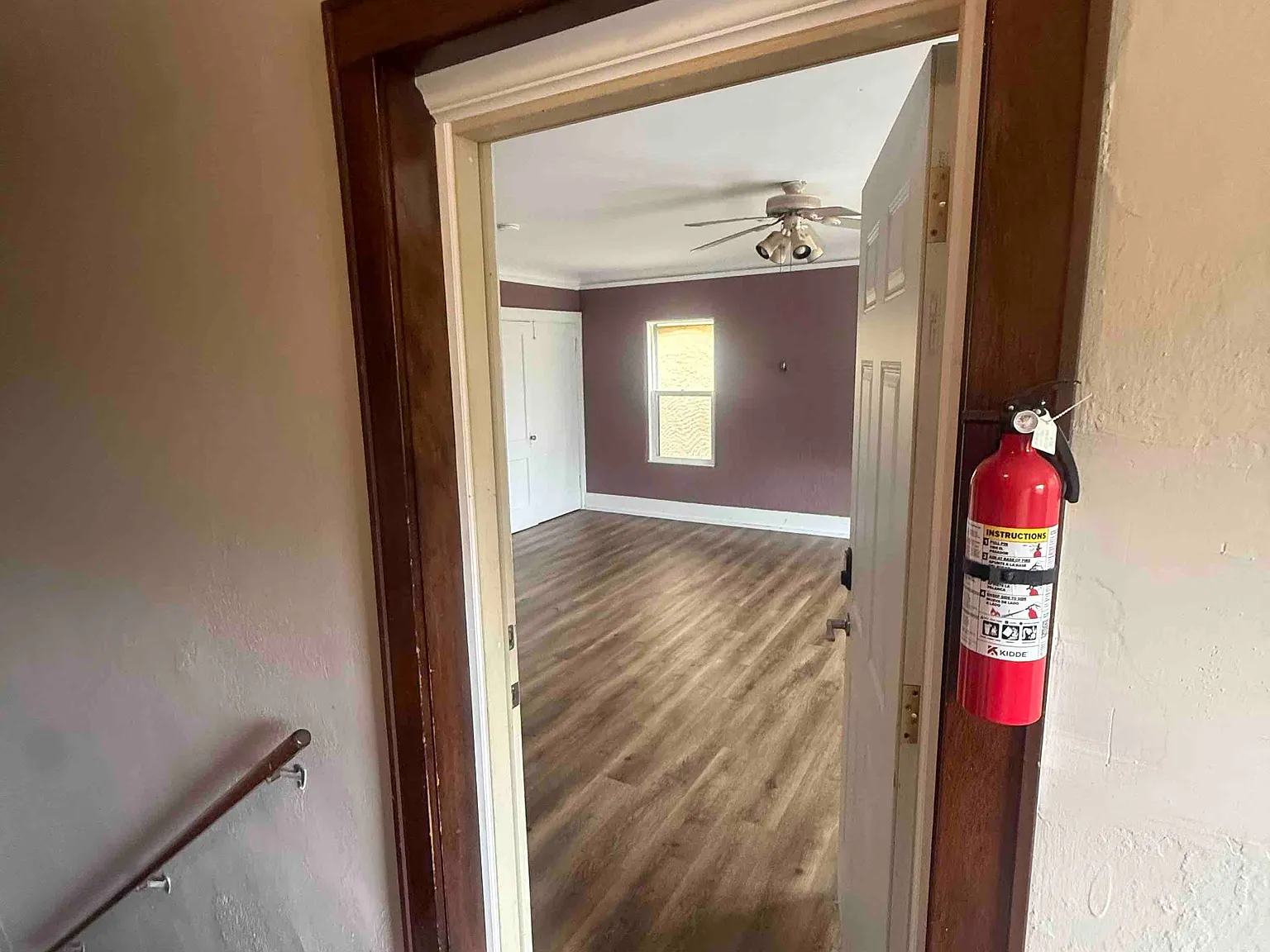 Newly Remodeled Studio Apartment near Bradley University — Photo 2