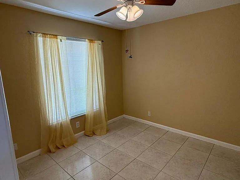 13769 Yarmouth Dr — Photo 31