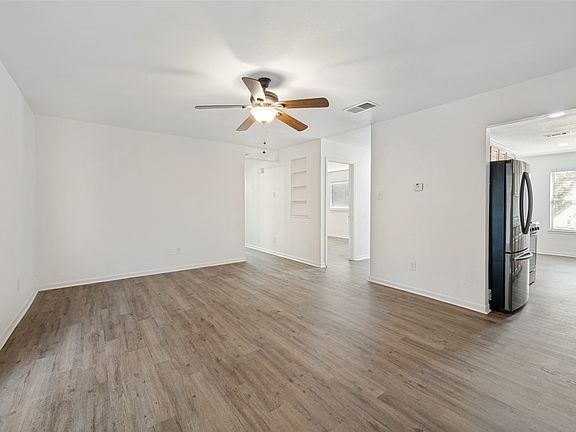 2nd image of 821 E Glendale St