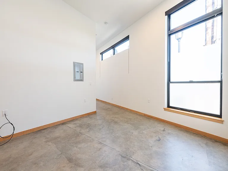9320 SE Woodstock Blvd #101 — Photo 8