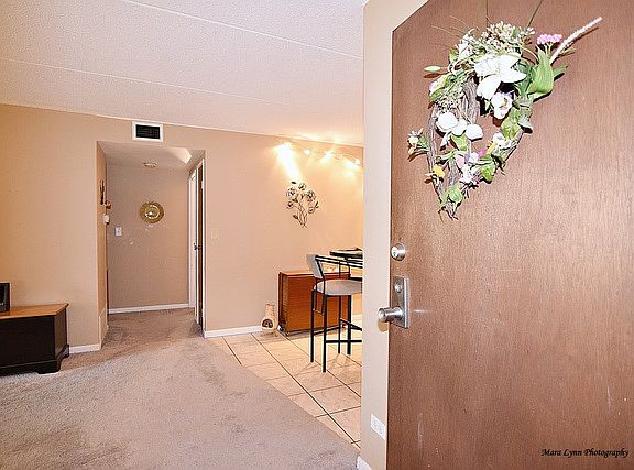 3rd image of 5S066 Pebblewood Ln APT A1