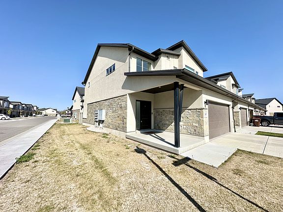 2nd image of 1867 S Jax Way Unit 1