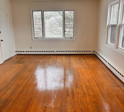 5th image of 127 Park Pl APT 4