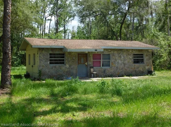 1321 Magnolia St, Sebring, FL 33875