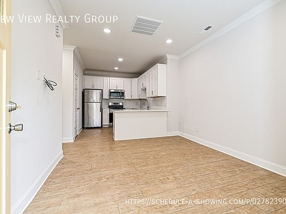 3rd image of 1714 Club Rd