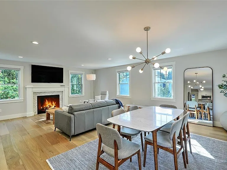 137 Rosebriar Ave — Photo 12