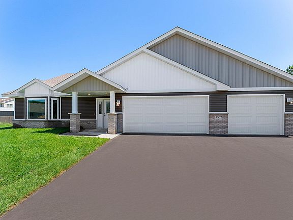 4th image of 1067 241st Ln NE