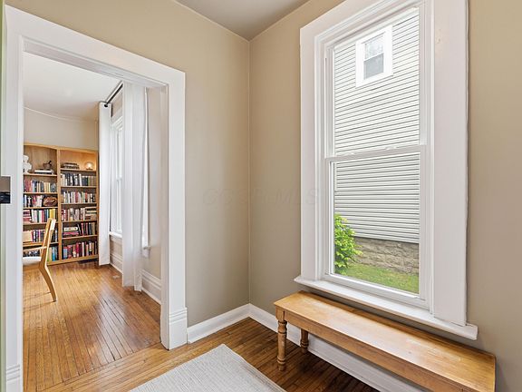 4th image of 310 Wyandotte Ave