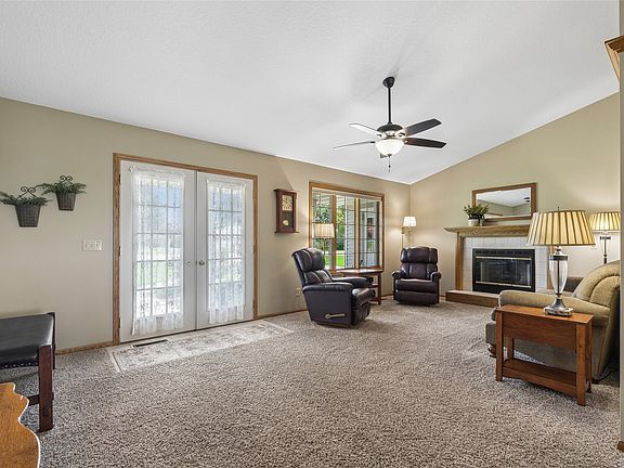 4th image of 105 Delft Dr