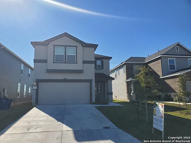 3 bed, 2.5 bath, 1780 sqft, $1,995 — Photo 2
