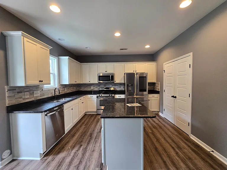 3712 Badin Lake Ln — Photo 9