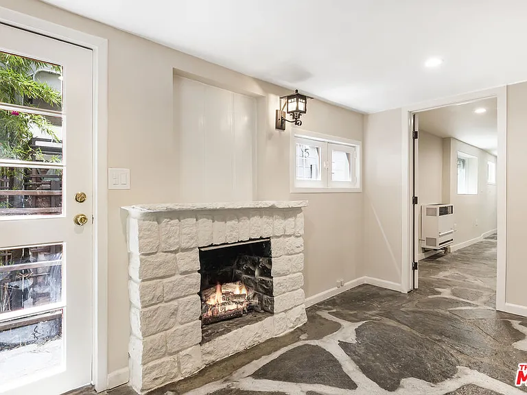 937 N Beverly Glen Blvd — Photo 9