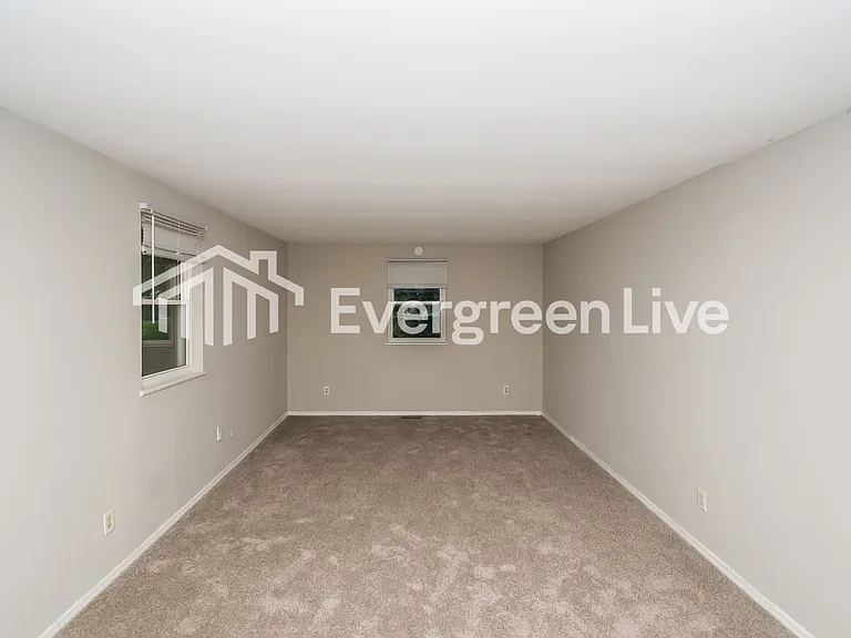 10407 Chris Dr — Photo 6
