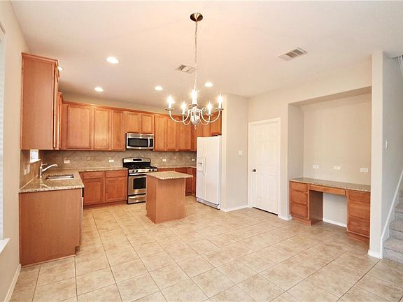 5th image of 11120 Persimmon Gap Dr