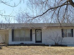 108 N Ellen St, Dixon, MO 65459