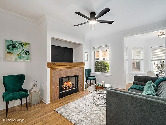 3rd image of 881 W Cornelia Ave #1
