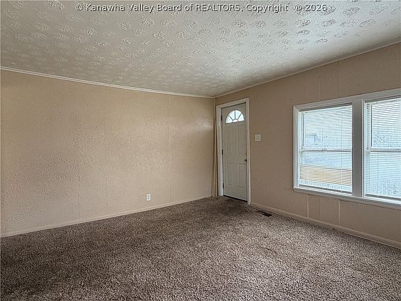 4th image of 128 Taylor St